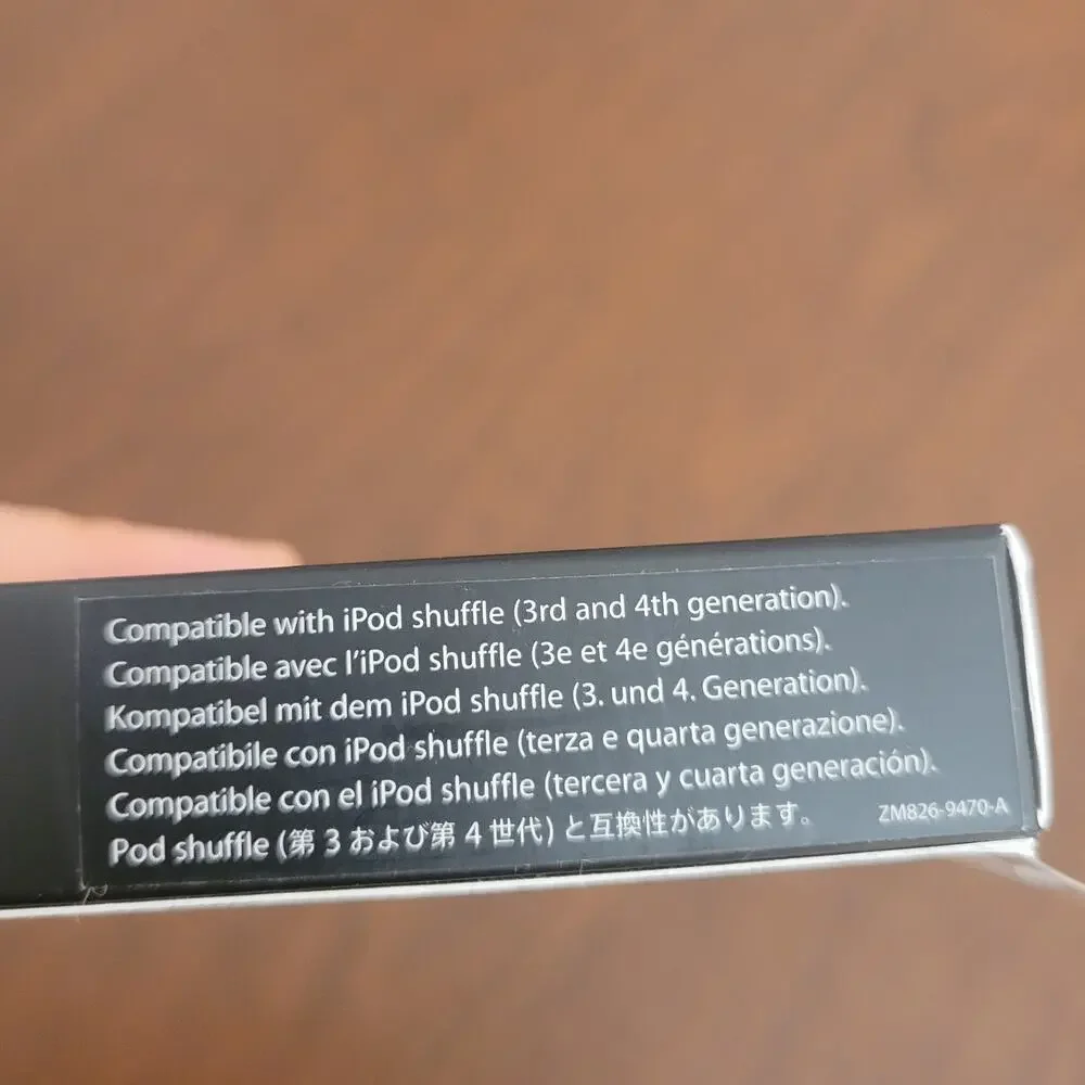 Apple iPod Shuffle USB Cable New sealed MC003AM/A.0